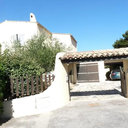House 9 סיס-פור-לה-פלאז'