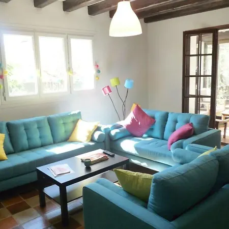 House 9 *