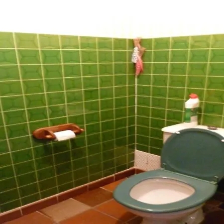 בית נופש House 9 *