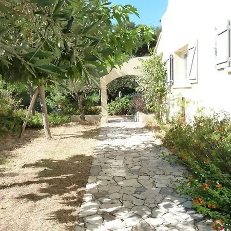 בית נופש House 9 *